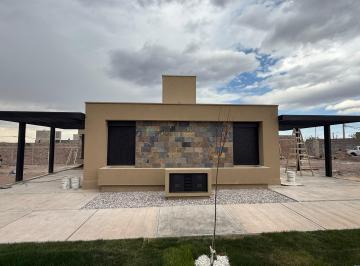 Casa · 87m² · 3 Ambientes · 1 Cochera · Casa en Venta en B° Privado Las Acacias, Godoy Cruz