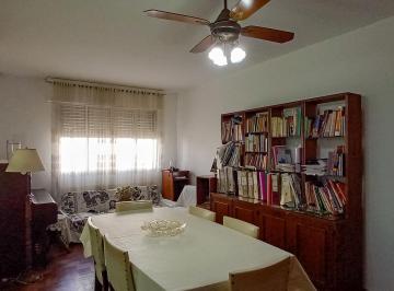 Casa · 90m² · 4 Ambientes · 2 Cocheras · Venta Casa Dos Dorm.. Apto Credito. Altura Alberdi Al 500 Bis