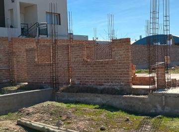 Terreno · 675m² · En Venta | Lote con Avance de Obra | El Floreal | Plottier