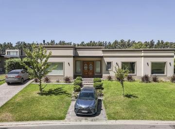 Casa · 190m² · 5 Ambientes · 1 Cochera · Casa en Venta 5 Ambientes con Pileta y 4 Dorm. en Barrio Monet, Los Cardales