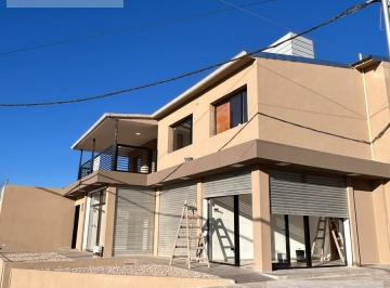 Local comercial · 265m² · 7 Ambientes · 5 Cocheras · Locales + Departamentos