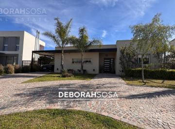 Casa · 165m² · 5 Ambientes · 1 Cochera · Casa en Alquiler - 4 Dorm. Una Planta con Pileta - Barrio El Cantón Islas - Escobar