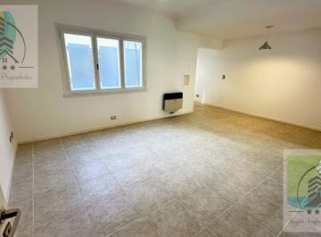 PH · 75m² · 3 Ambientes · PH en Macrocentro