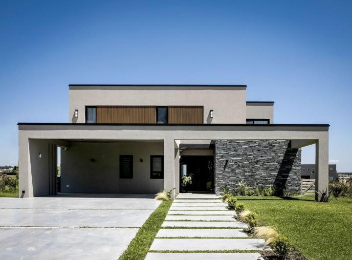 Casa · 320m² · 6 Ambientes · 2 Cocheras