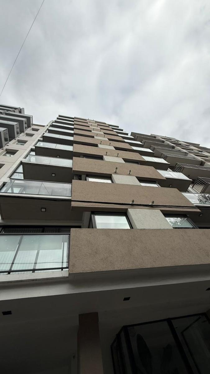 Depto 3 amb, 78m² en Plaza Mitre, moderno y luminoso