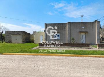 Casa · 142m² · 6 Ambientes · 1 Cochera · Casa con Extenso Terreno y Local en San Carlos Norte