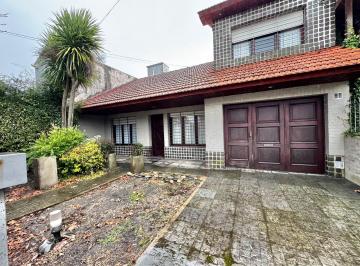 Casa · 164m² · 5 Ambientes · 2 Cocheras · Chalet en Caisamar