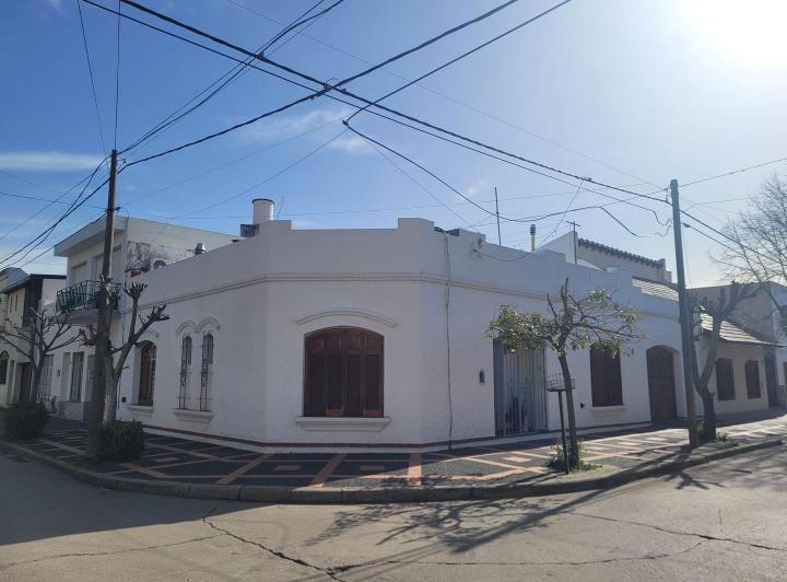 Casa · 181m² · 4 Ambientes · 1 Cochera