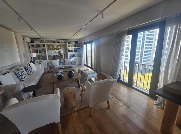 Departamento · 267m² · 5 Ambientes · 1 Cochera