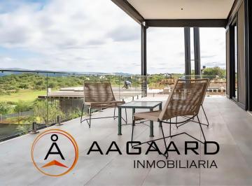 Casa · 420m² · 6 Ambientes · 2 Cocheras · Estancia El Terron Casa en Venta 3 Suites (Principal en Pb) - Fondo Golf y Vista a Las Sierras