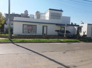 Casa de 4 ambientes, Tres de Febrero · Venta Casa 4 Amb. Lote Propio