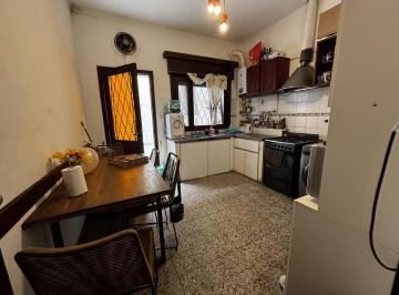 Casa · 100m² · 4 Ambientes · Triplex en Venta en Beccar, San Isidro - Lote Propio - a Refaccionar