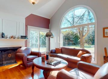 LIVING CASA EN VENTA EN ABRIL CLUB DE CAMPO, HUDSON · Casa en Venta | Abril Club de Campo