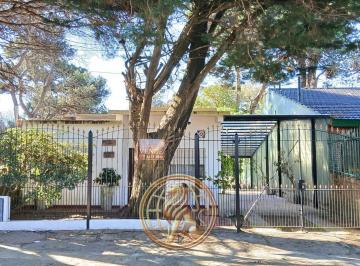 Casa · 70m² · 3 Ambientes · 1 Cochera · Venta Casa Santa Teresita 3 Ambientesmpermuta