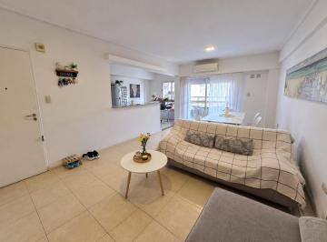 Departamento · 63m² · 3 Ambientes · Impecable 3 Ambientes 73 m² Doble Balcón Lanús Centro