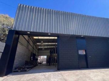 Bodega-Galpón · 240m² · 1 Ambiente · Galpon en Alquiler m 240 Cubiertos