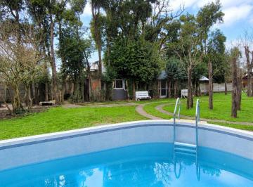 Quinta vacacional · 140m² · 1 Dormitorio · Venta Quinta con Pileta en Navarro