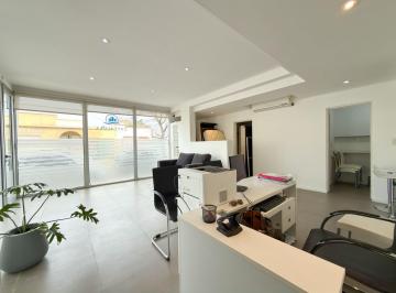Local comercial · 45m² · Venta Local Al Frente Semicentro Tandil