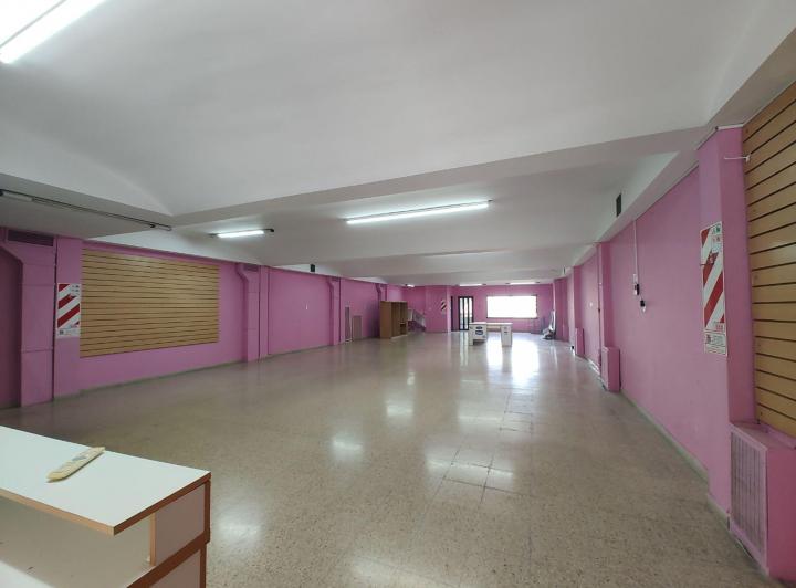 Local comercial · 375m²