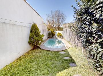 Casa · 103m² · 5 Ambientes · 2 Cocheras · Casa Duplex de 5 Ambientes en Olivos con Cochera, Jardin y Pileta