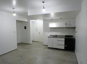 Departamento · 28m² · 2 Ambientes · Dpto 2 Amb con Patio en Pb. Apto Credito. Excelente Ubicacion: 25 de Mayo 188, Temperley