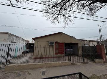 Casa · 91m² · 3 Dormitorios · 1 Cochera · Casa en Barrio Los Nogales
