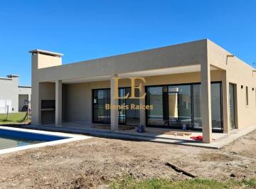 Casa · 160m² · 4 Ambientes · 4 Cocheras · Casa en Venta en El Ensueño