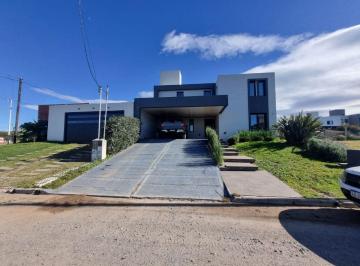 Casa de 7 ambientes, Malagueño · Casa 3 Dorm Tejas 4 con Pileta!