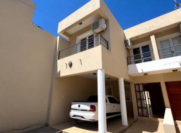 Casa · 130m² · 3 Dormitorios · 1 Cochera · Duplex en Barrio Privado La Juana II