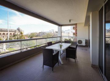 Departamento de 7 ambientes, Ciudad de Santa Fe · Departamento de Categoría Frente a Plaza de Mayo, 3 Dorm.