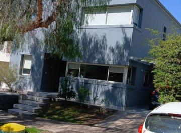 Casa de 5 ambientes, Ciudad de Mendoza · Casa B° Dalvian, 3 Dorm, 3 Baños, Calefacción, Cochera, Piscina, Apta Crédito