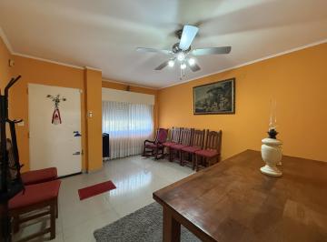 Casa · 46m² · 3 Ambientes · 1 Cochera · Casa en Gerli