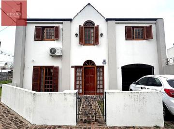 Casa · 155m² · 5 Ambientes · 1 Cochera · Casa en Tolosa