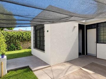Casa · 80m² · 4 Ambientes · 1 Cochera · Casa 3 Dorm. en Venta B Cementista I L. Heras