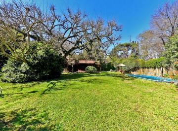 Casa · 110m² · 4 Ambientes · 1 Cochera · Venta Casa 4 Ambientes con Pileta Lote 1425 m² en Yei Porá