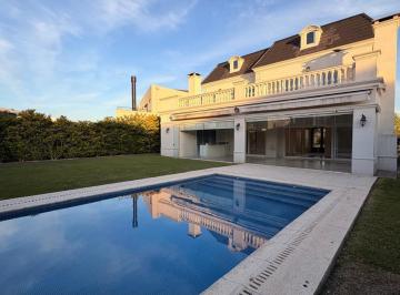 Casa · 280m² · 6 Ambientes · 1 Cochera · Casa en Alquiler Anual Ayres Plaza - Tres Plantas