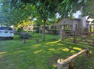 Casa · 92m² · 5 Ambientes · 1 Cochera · Chalet en Venta en Costa del Este Totalmente Equipado