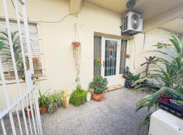 Departamento · 69m² · 3 Ambientes · PH en Venta 3 Ambientes Excelente Ubicación Villa Adelina