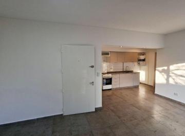 Departamento de 2 ambientes, Boedo · Depto. 2amb. Semi - Piso Al Frente con Balcón y Cochera Cubierta– Colombres Al 1700 - Boedo - C. A. b. A.