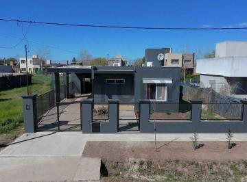 Casa · 60m² · 3 Ambientes · 1 Cochera · Venta Casa 2 Dorm. en Tierra de Sueños III Roldan