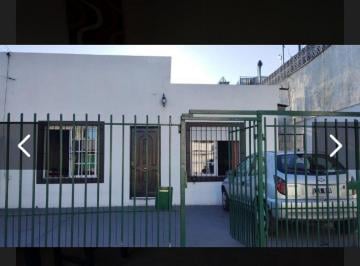 Casa de 4 ambientes, Lanús · Casa en Lote Propio de 4 Amb con Pileta y Cochera