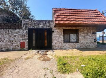 Casa · 81m² · 3 Ambientes · 1 Cochera · Casa en Venta en Lanús Oeste