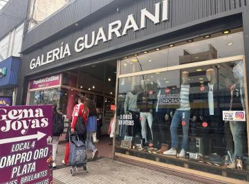 Local comercial , Pompeya · Local en Galería Guarani, Zona Muy Comercial
