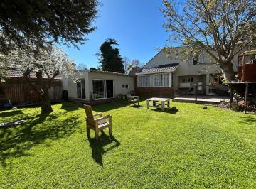 Imagen1 · Chalet 4 Ambientes con Parque y Cochera - Caisamar.