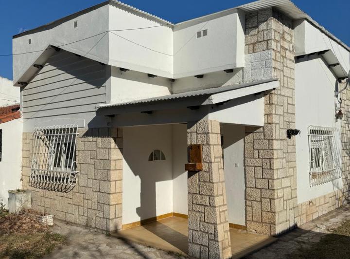 Casa · 180m² · 3 Dormitorios · 1 Cochera