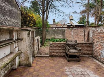 PH · 34m² · 2 Ambientes · Venta PH con Patio a Refaccionar en Merlo