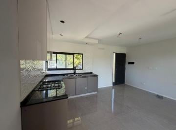 Casa de 3 ambientes, Roldán · Casa 2 Dorm. Apta Credito con Pileta y Quincho en Roldan