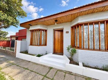 DVL-DVL-907_2 · Casa 4 Ambientes. | Leon Bloy Al 700