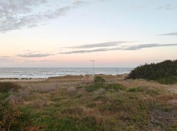 Terreno , Pinamar · Excelente Lote Frente Al Mar en Pinamar!