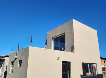 Casa · 50m² · 2 Ambientes · Casa con Pileta en Lote 10x38 - Barrio Los Tilos